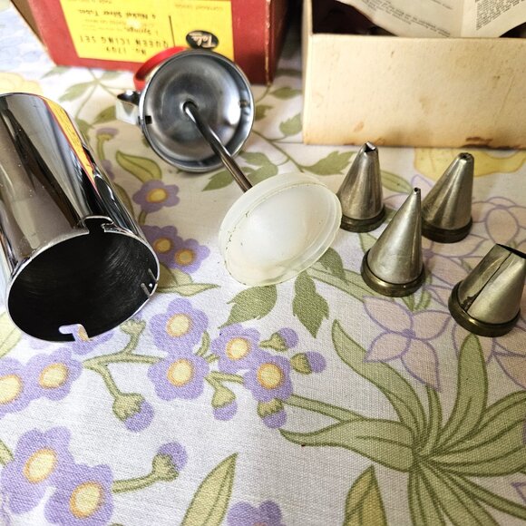 Vintage 1950s Tala Queen Icing Tube Set Metal - Picture 9 of 12